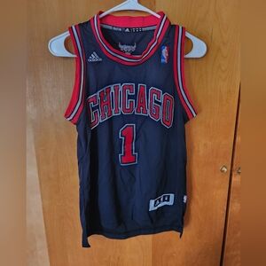 Boys Adidas Bulls Black Derrick Rose Jersey with Red Trim Size M